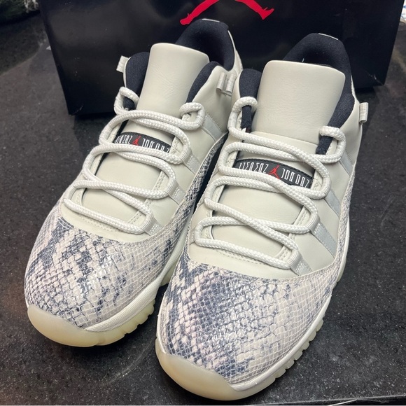 The Air Jordan 11 Low LE “Snakeskin” sz 11.5 main image 14